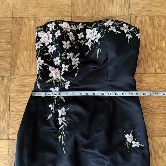 LARA Designs Size 8 Strapless Black Gown Floral Applique Beaded Embroidered - Picture 10 of 14